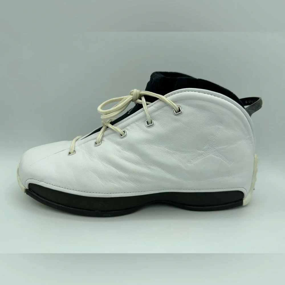 Air Jordan 18.5